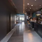 Mitte 4*