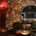 Mitte 4*